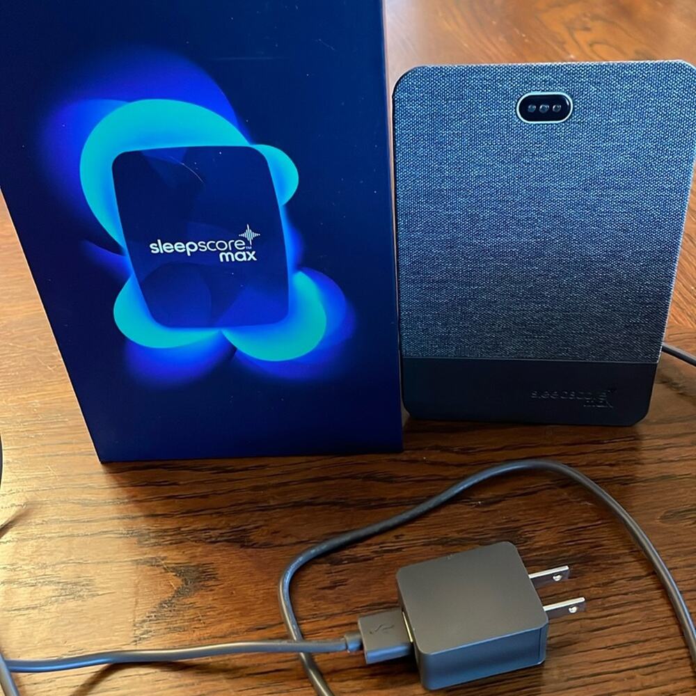 SleepScore Max Sleep Improvement Monitor Complete with box